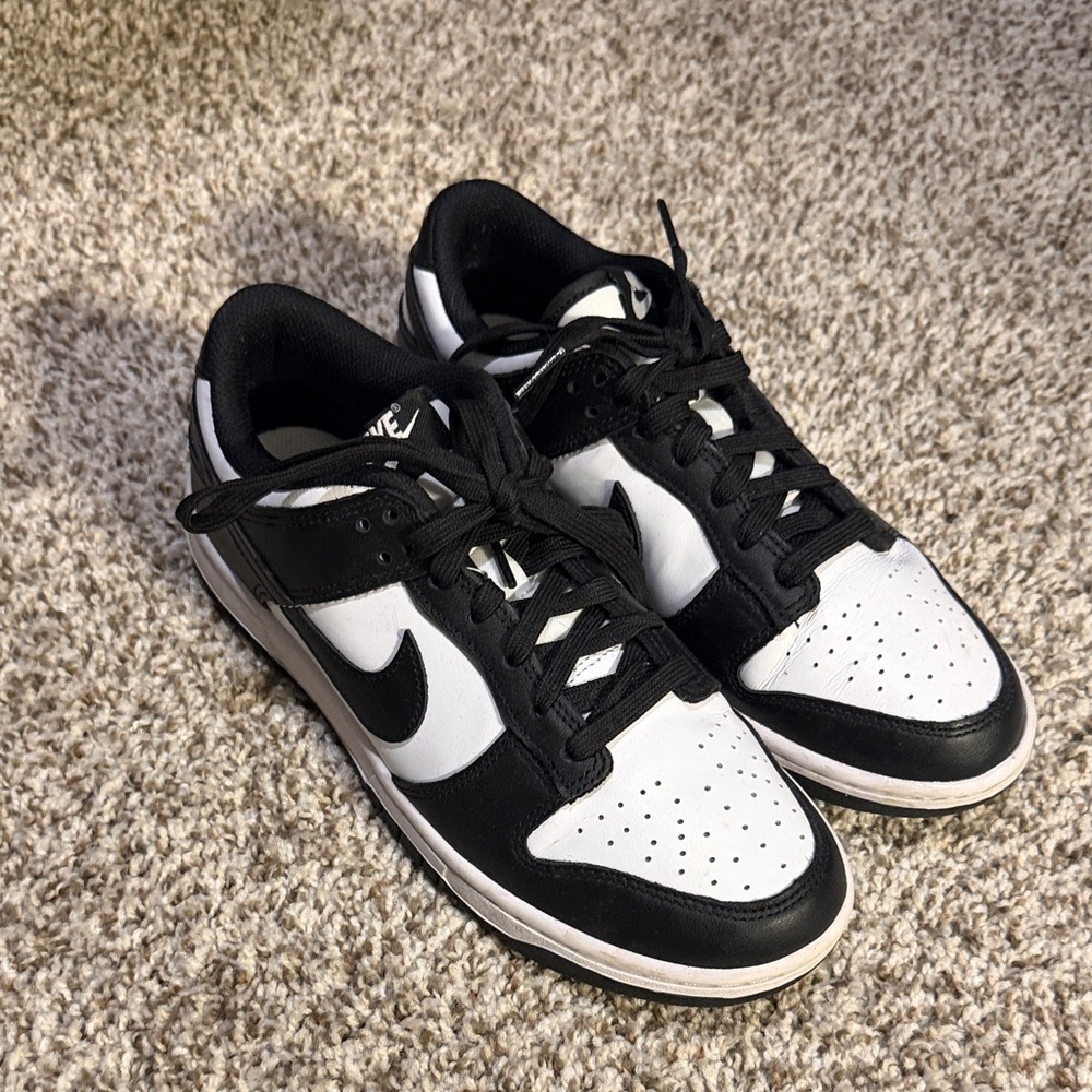 Black & White Low-Top Leather Sneakers - Women